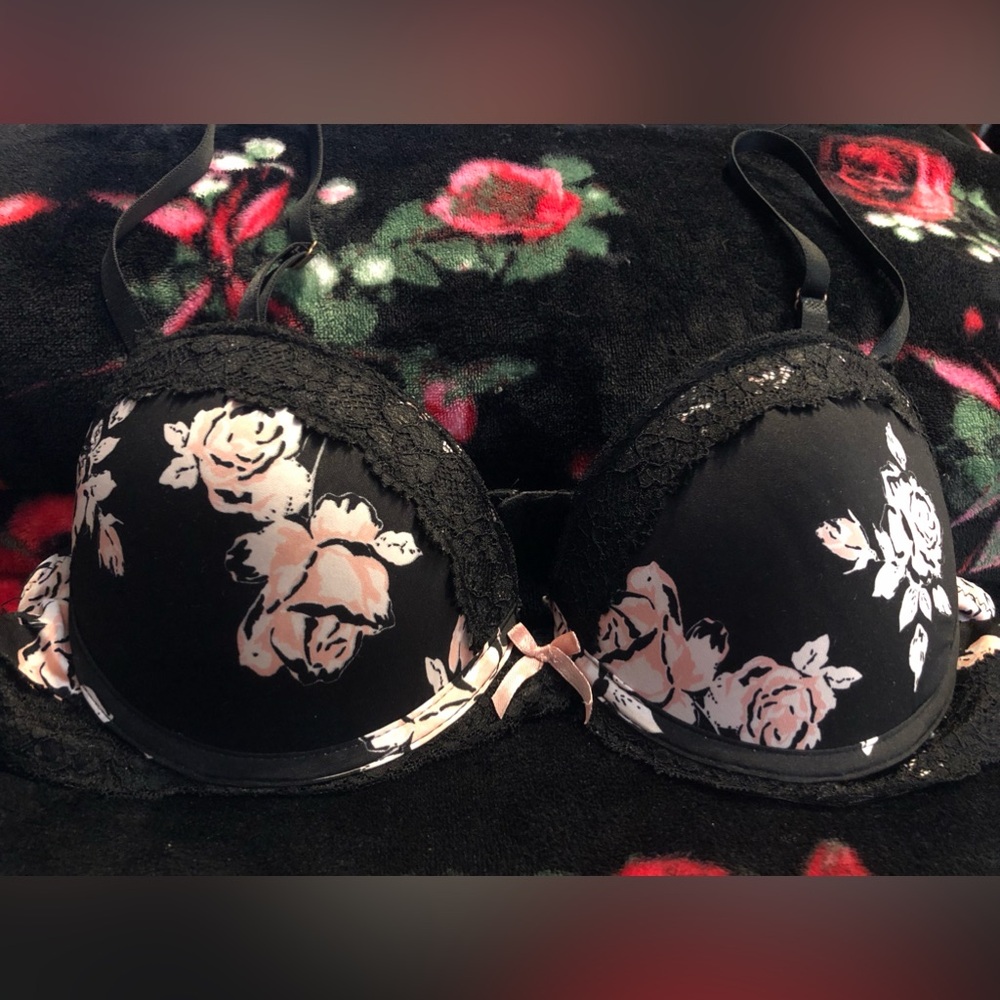 Marilyn Monroe Black Push-Up Bra with Pink Floral Print
